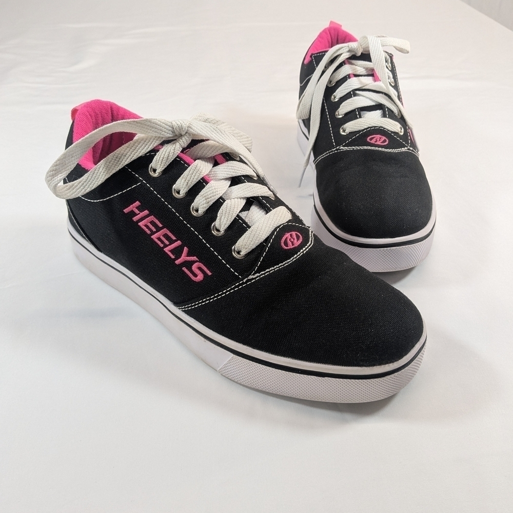 Heelys GR8 Pro 20 Skate Shoe Black and Pink Logo Canvas Sneakers Woman's Size 7